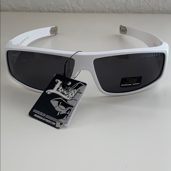 ๐ ๐ SUNGLASSES - Picture 1 of 8